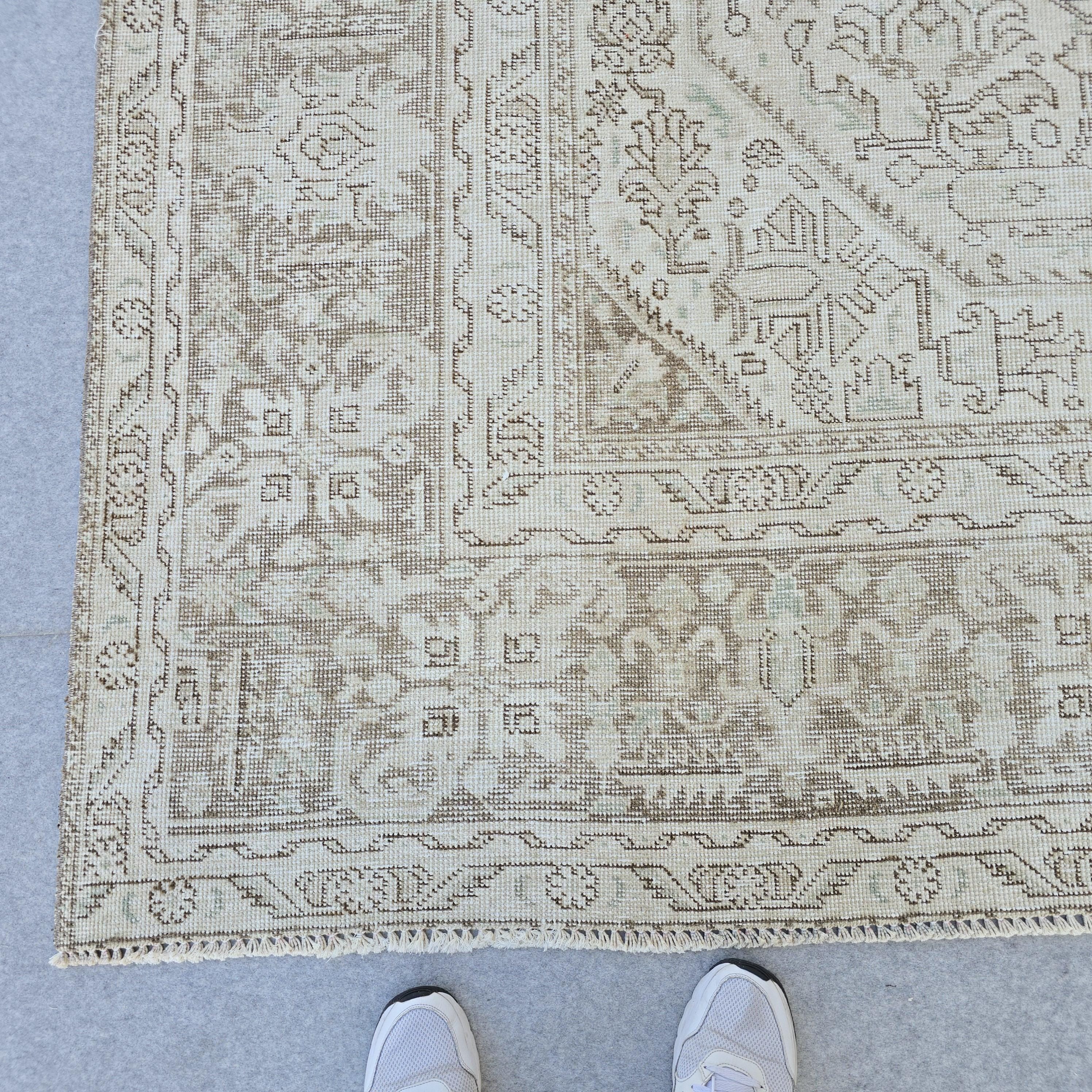 Vintage Oushak Rug 9x12: Neutral Beige Cream Wool Living Room Decor