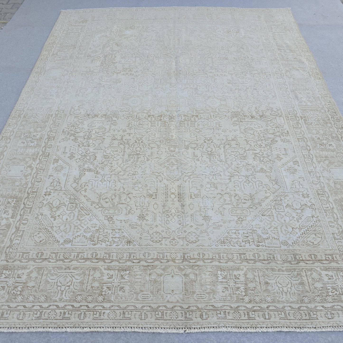 Handmade Wool Oushak Rug 9x12: Neutral Vintage Turkish Rug