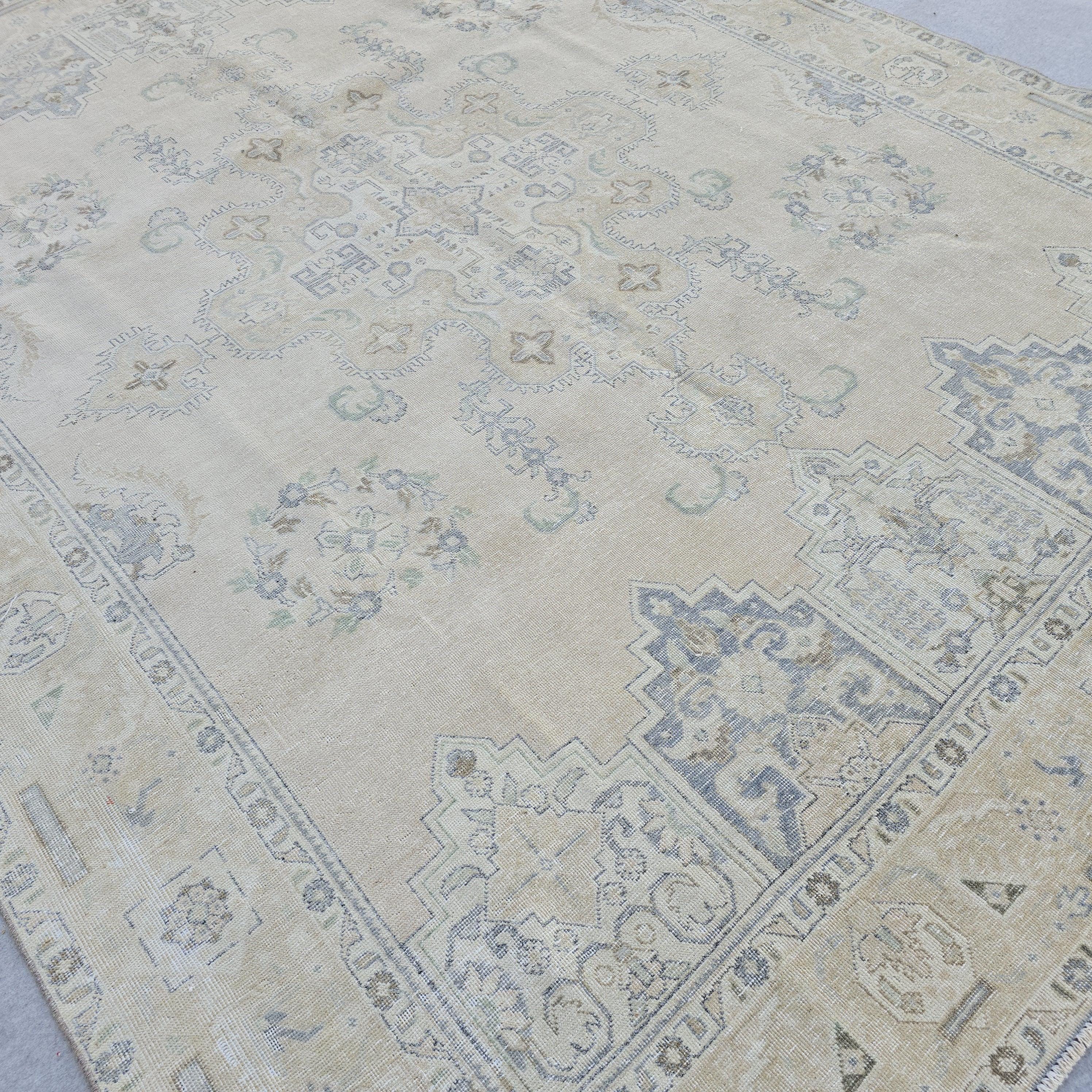 9x12 Hand-Knotted Wool Turkish Rug: Large Vintage Oriental Design