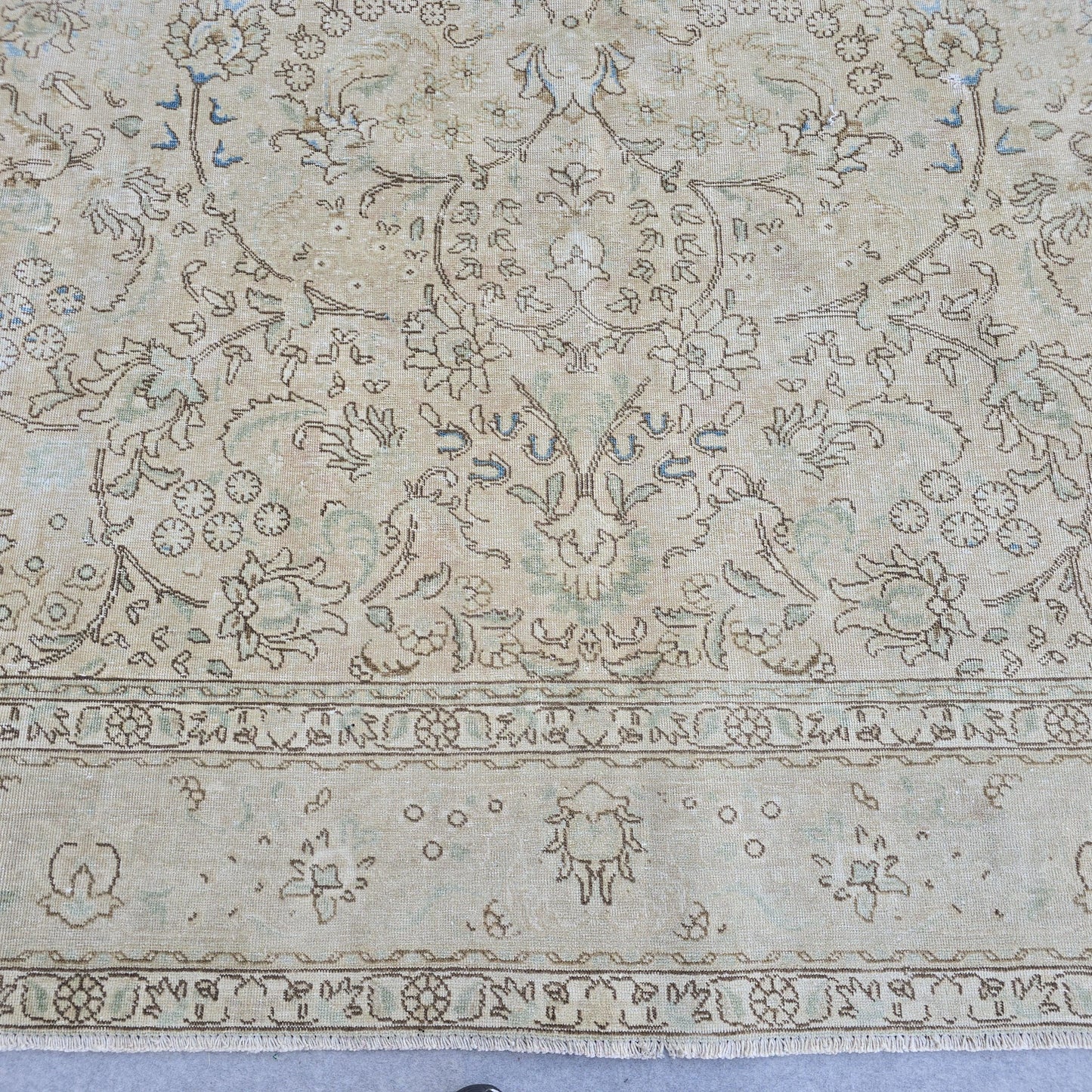 10x12 Vintage Rug Beige Cream Muted green Blue Floral Hand Knotted Turkish Area Carpet