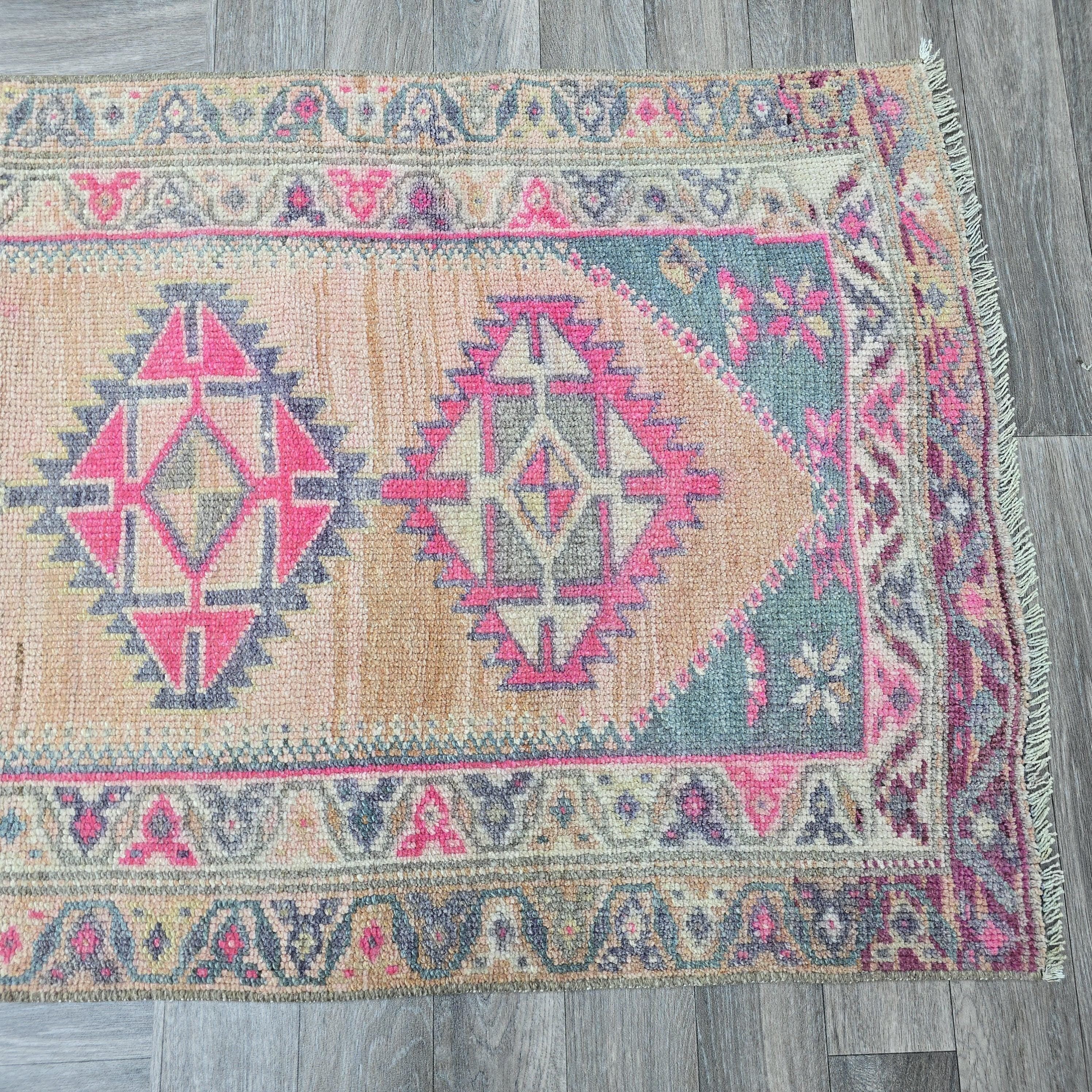 Vintage Oushak Turkish Runner Rug: Handwoven Wool Hallway Decor