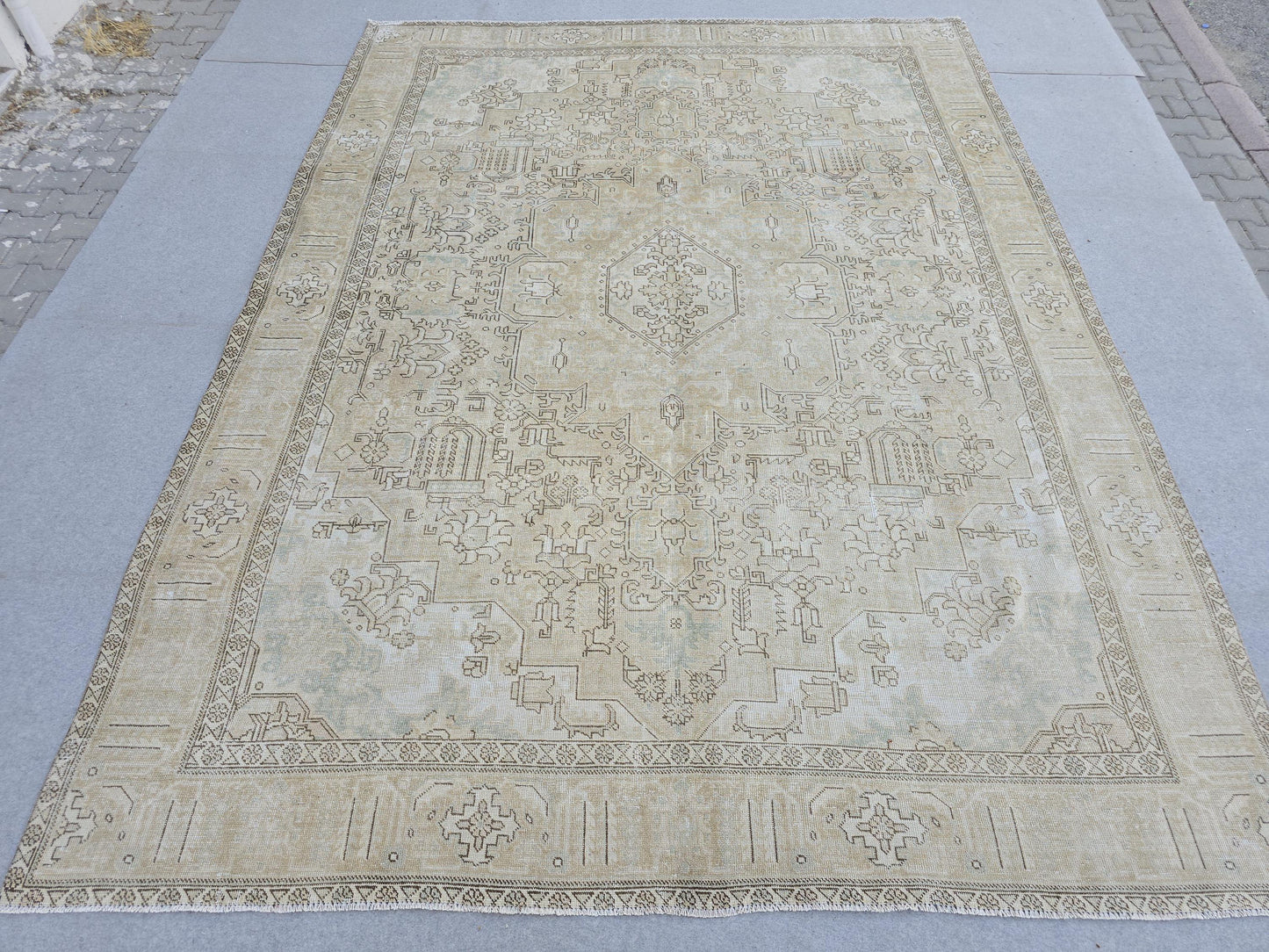 9x12 Beige Turkish Oushak Rug: Handwoven Vintage Wool Carpet