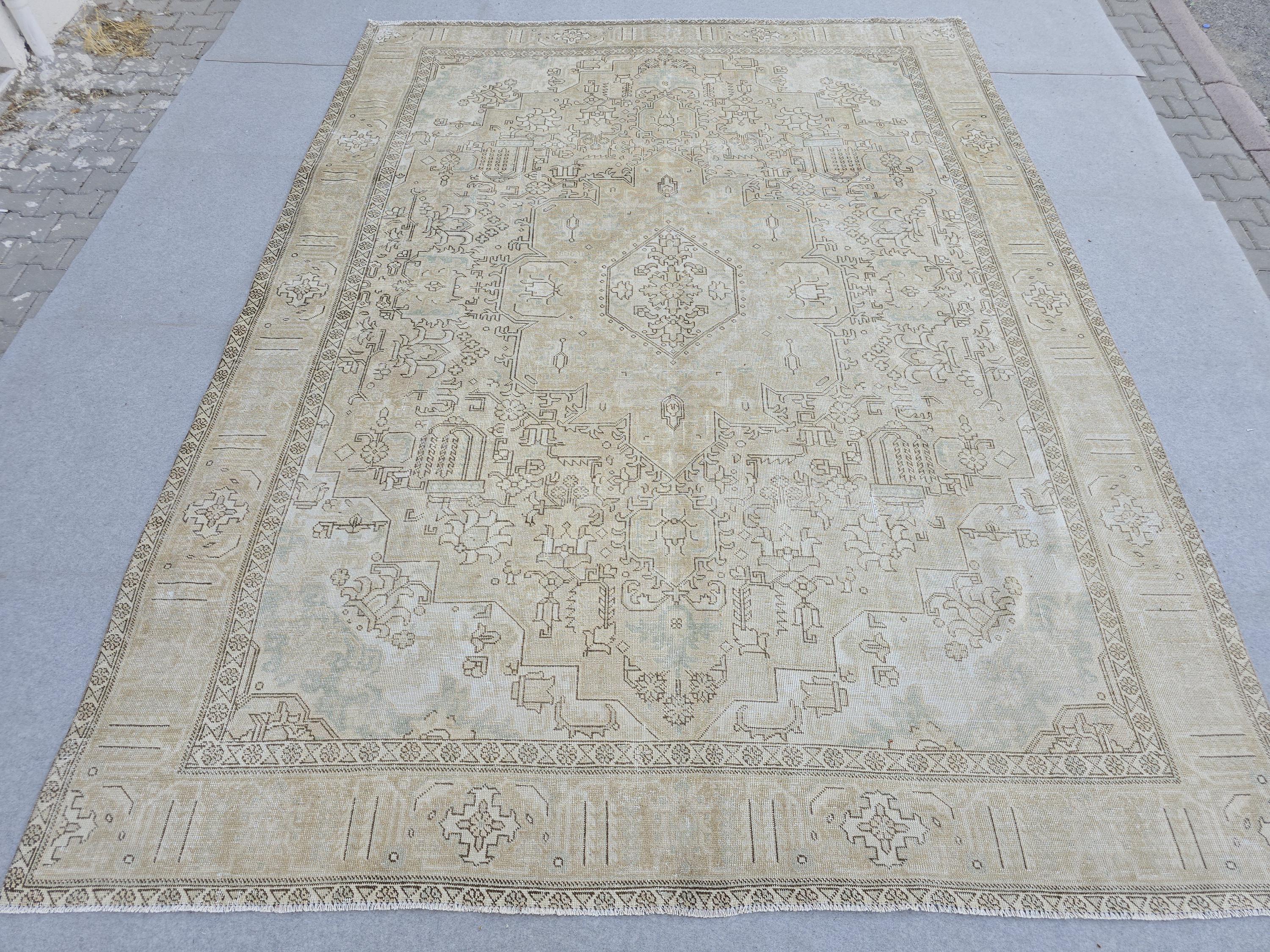 9x12 Beige Turkish Oushak Rug: Handwoven Vintage Wool Carpet