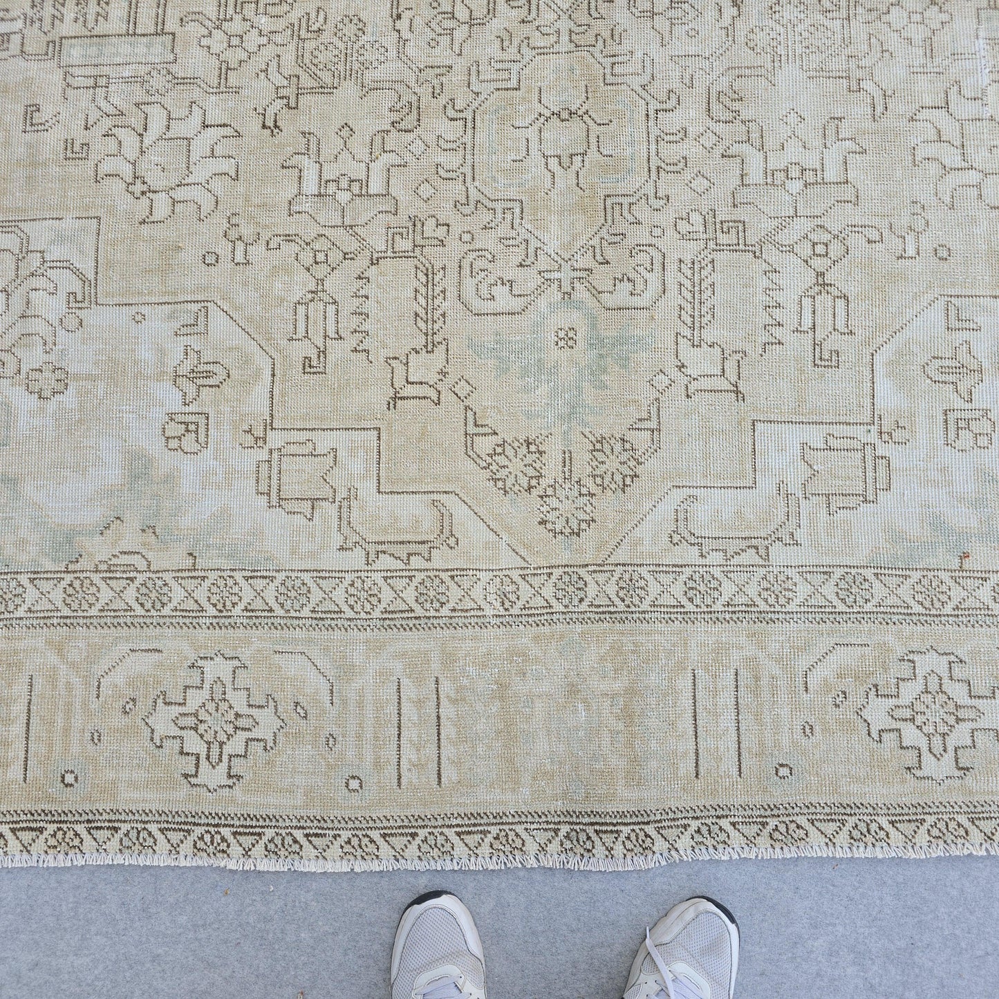 9x12 Beige Turkish Oushak Rug: Handwoven Vintage Wool Carpet