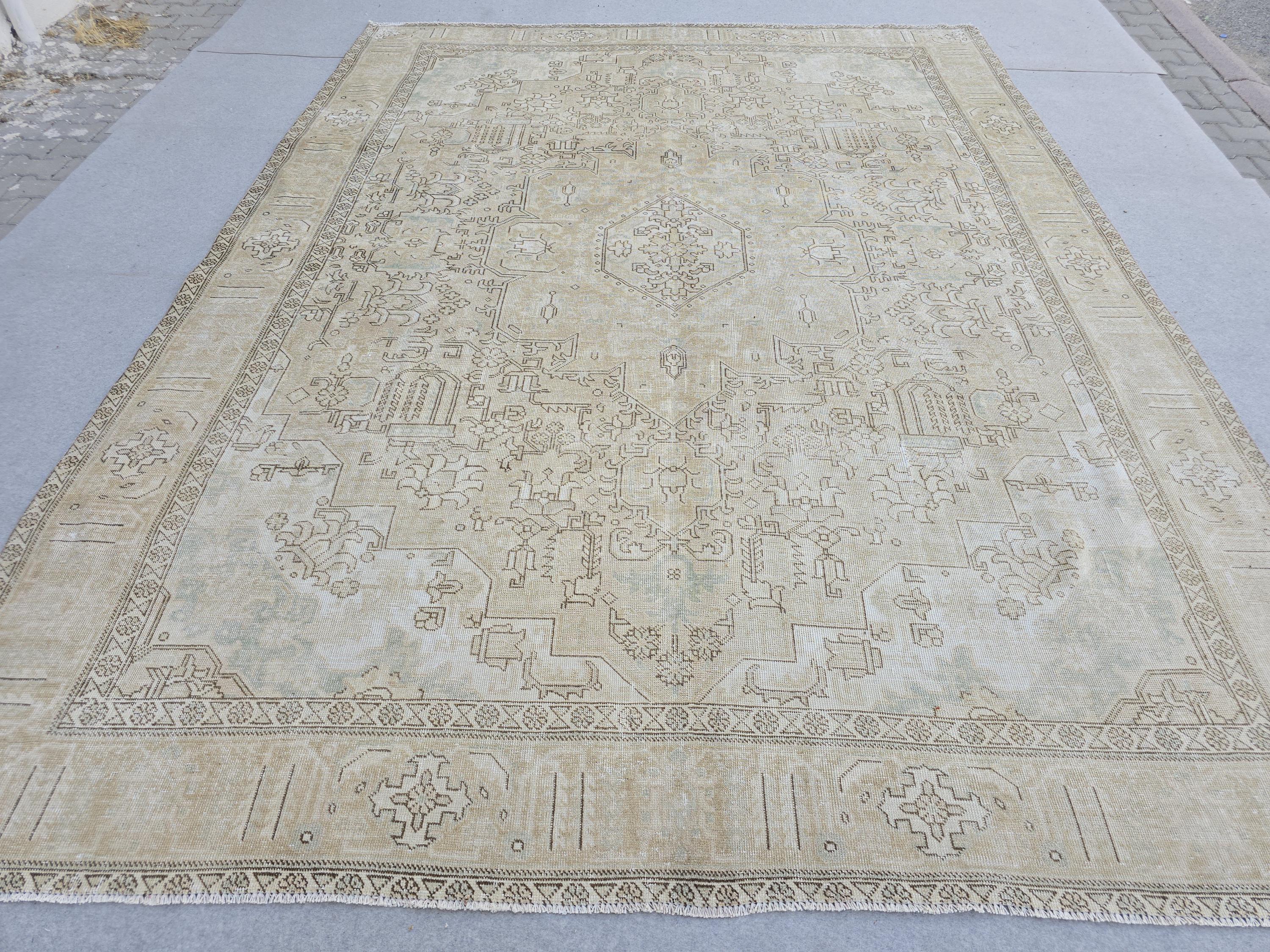 9x12 Beige Turkish Oushak Rug: Handwoven Vintage Wool Carpet