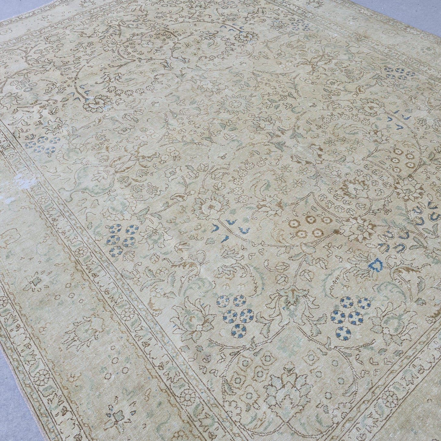 10x12 Vintage Rug Beige Cream Muted green Blue Floral Hand Knotted Turkish Area Carpet