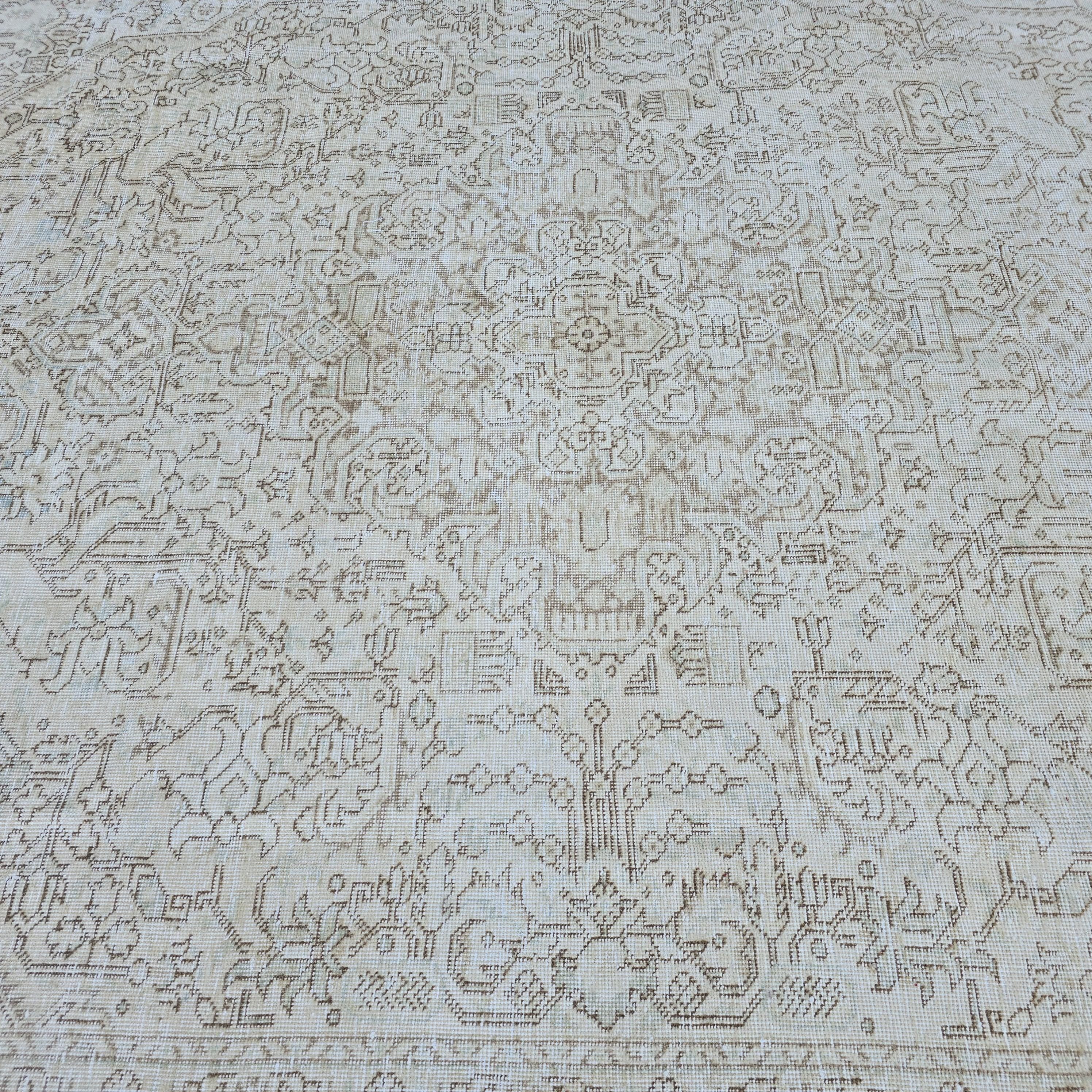 Vintage Rug 10x12 Muted Cream Beige Turkish Carpet Heriz Medallion Hand Knotted Wool