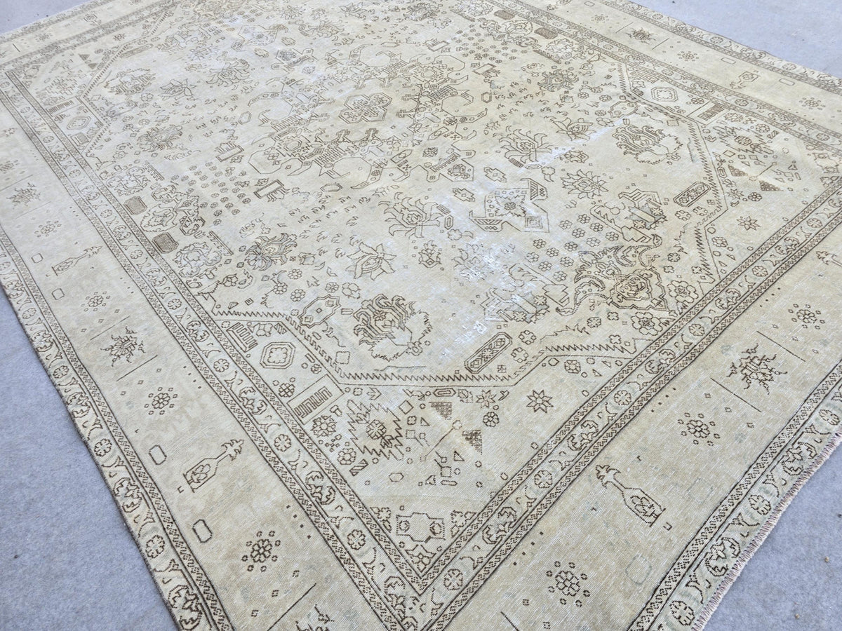 Vintage Rug 9x13, Hand Knotted Wool Turkish Rug, Sand Champagne All Over Neutral Area Rug for Dining Room, Extra Large Faded Carpet