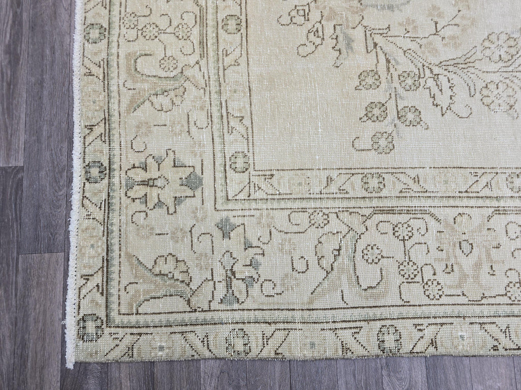 Oversize Oushak Rug (9.5x12.5 ft): Vintage Turkish Wool Medallion Rug