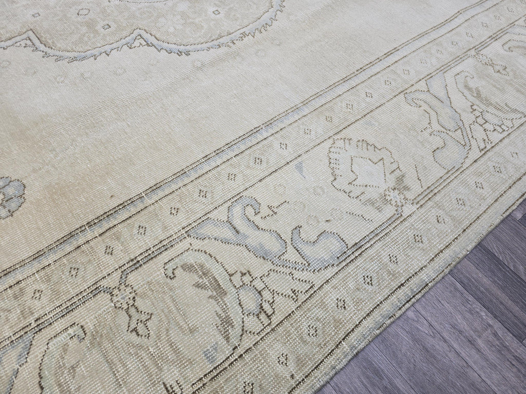 Vintage Handwoven Wool Turkish Rug 9x12: Cream Floral Medallion