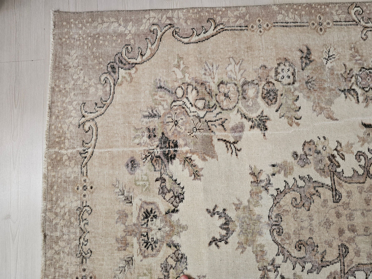 Vintage Turkish Wool Rug 5x8: Beige Floral Oushak Accent Carpet