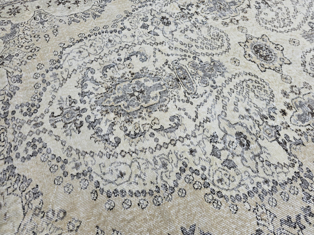 Vintage Turkish Oushak Rug 6x9: Hand-Knotted Wool, Neutral Bohemian Carpet