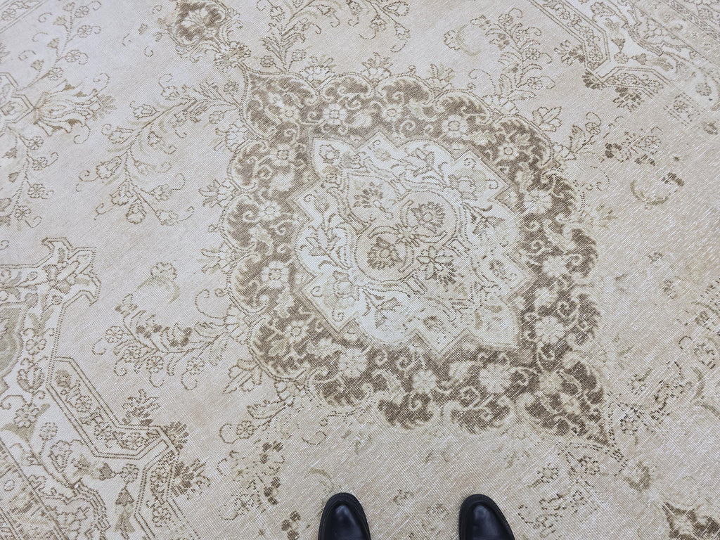 Vintage Turkish Oushak Rug: 9x12 Beige Wool Handmade Carpet