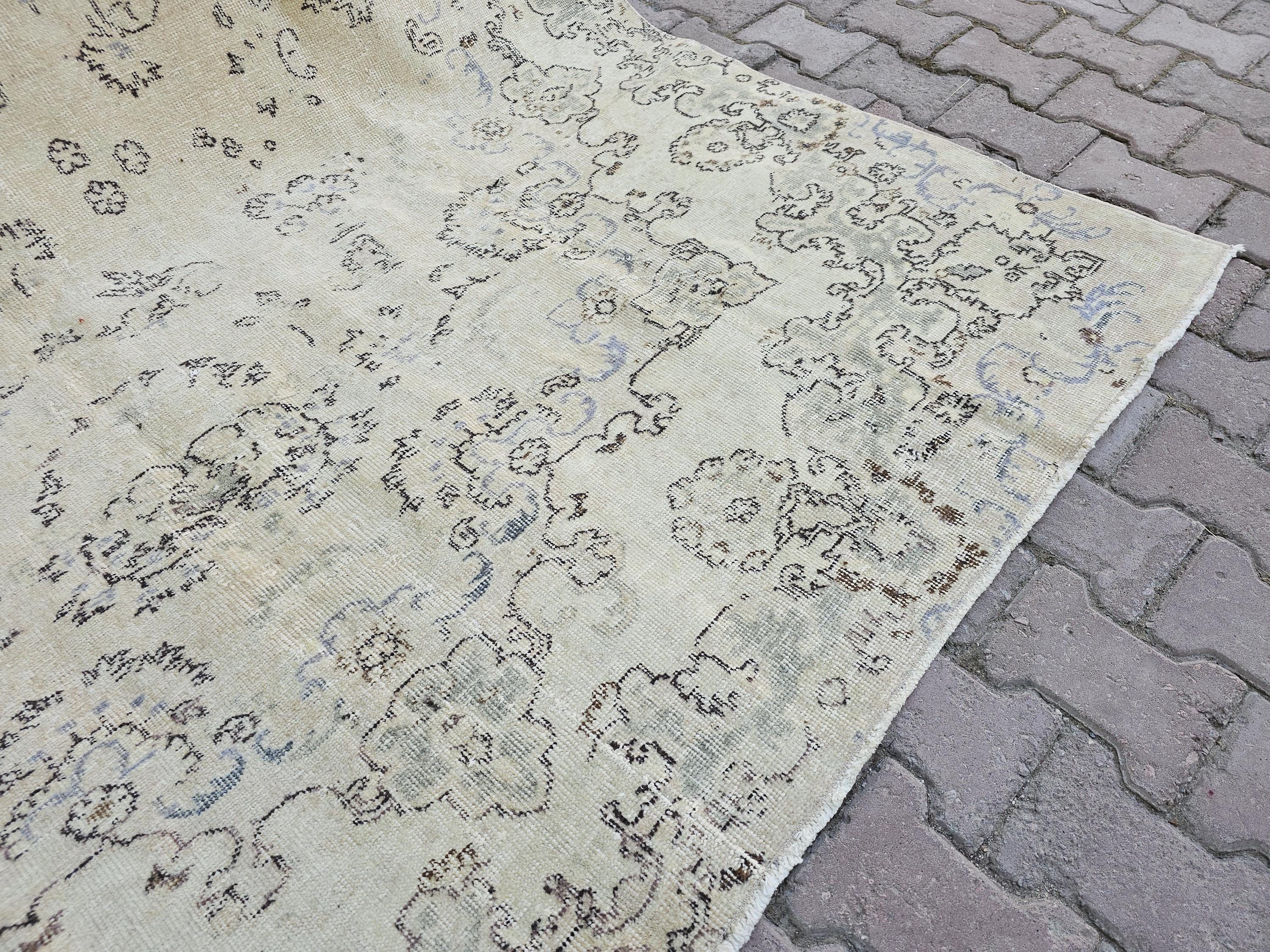 Large Vintage Turkish Wool Rug: 7x10 Floral Oushak
