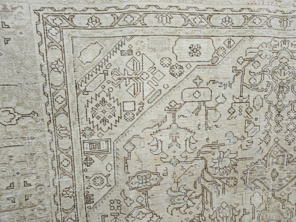 Vintage Anatolian Rug 9x12: A Timeless Treasure for Your Home