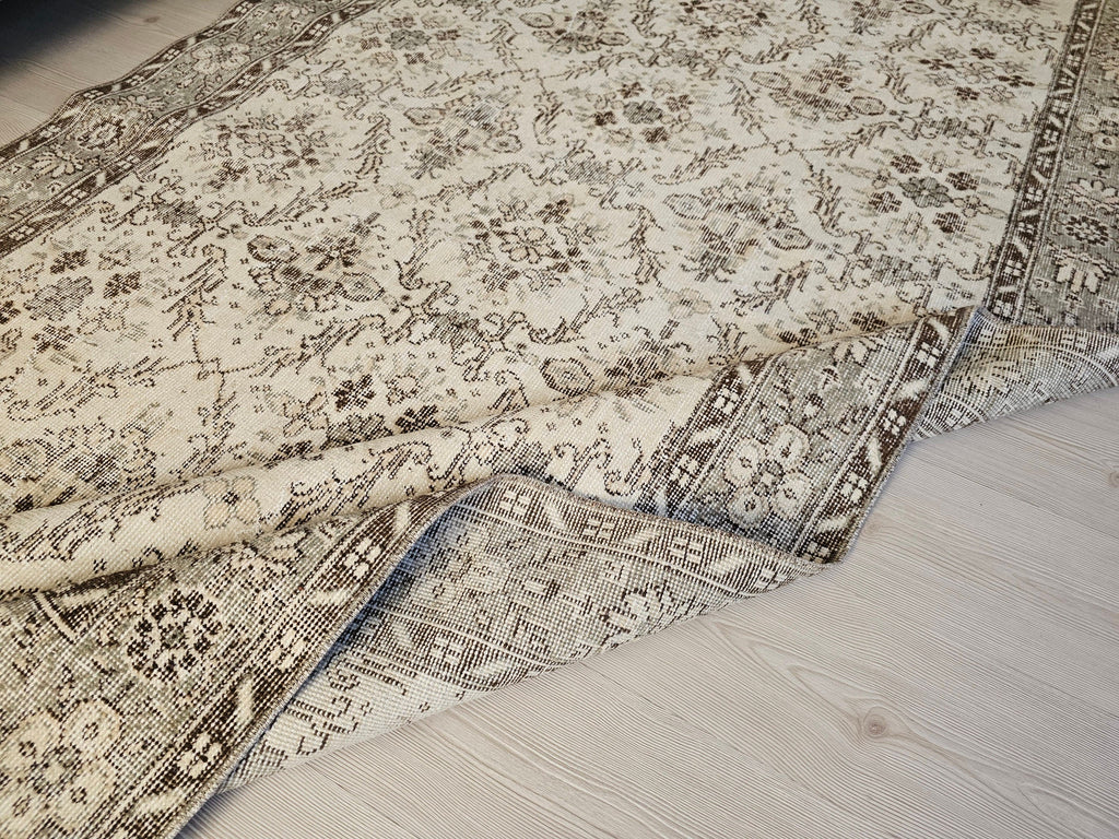 Neutral Floral Oushak Rug: 6x9 Vintage Hand-Knotted Wool Area Rug