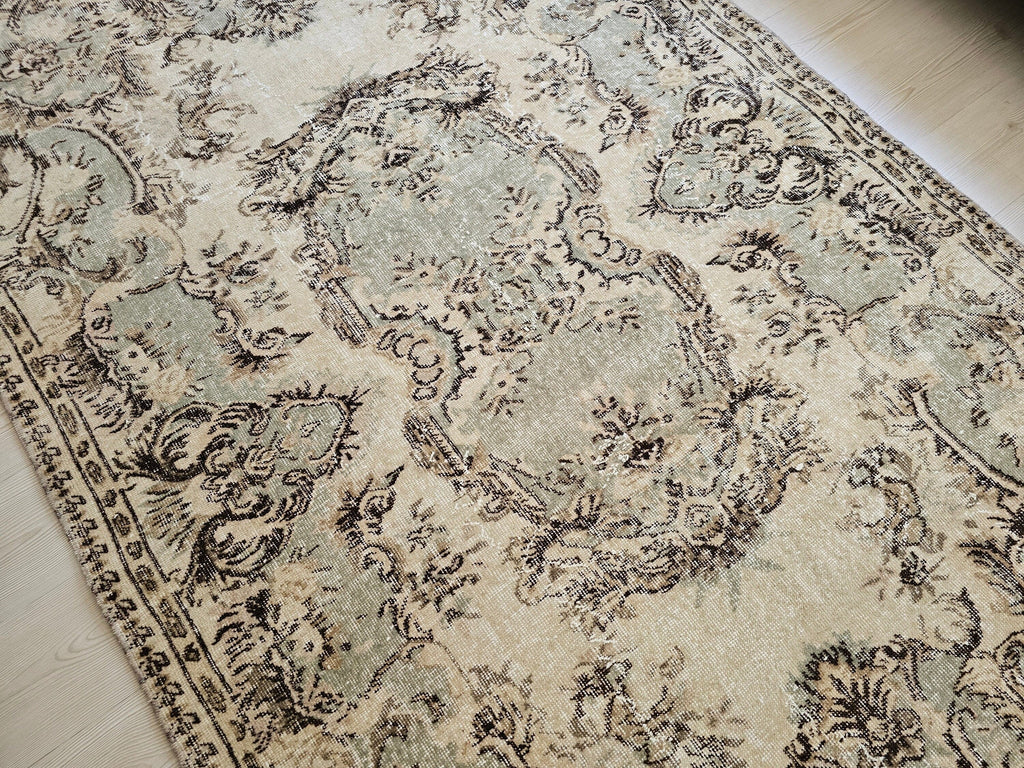 Handmade Wool Turkish Oushak Rug: 5x8 Vintage Bohemian Carpet