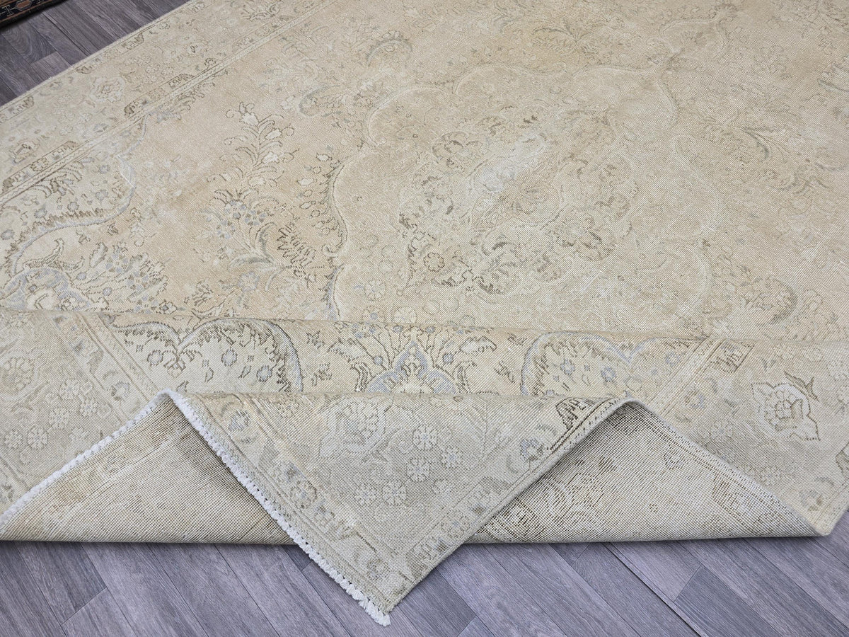 Antique Ivory Anatolian Rug 9x13: Handwoven Wool Floral Carpet