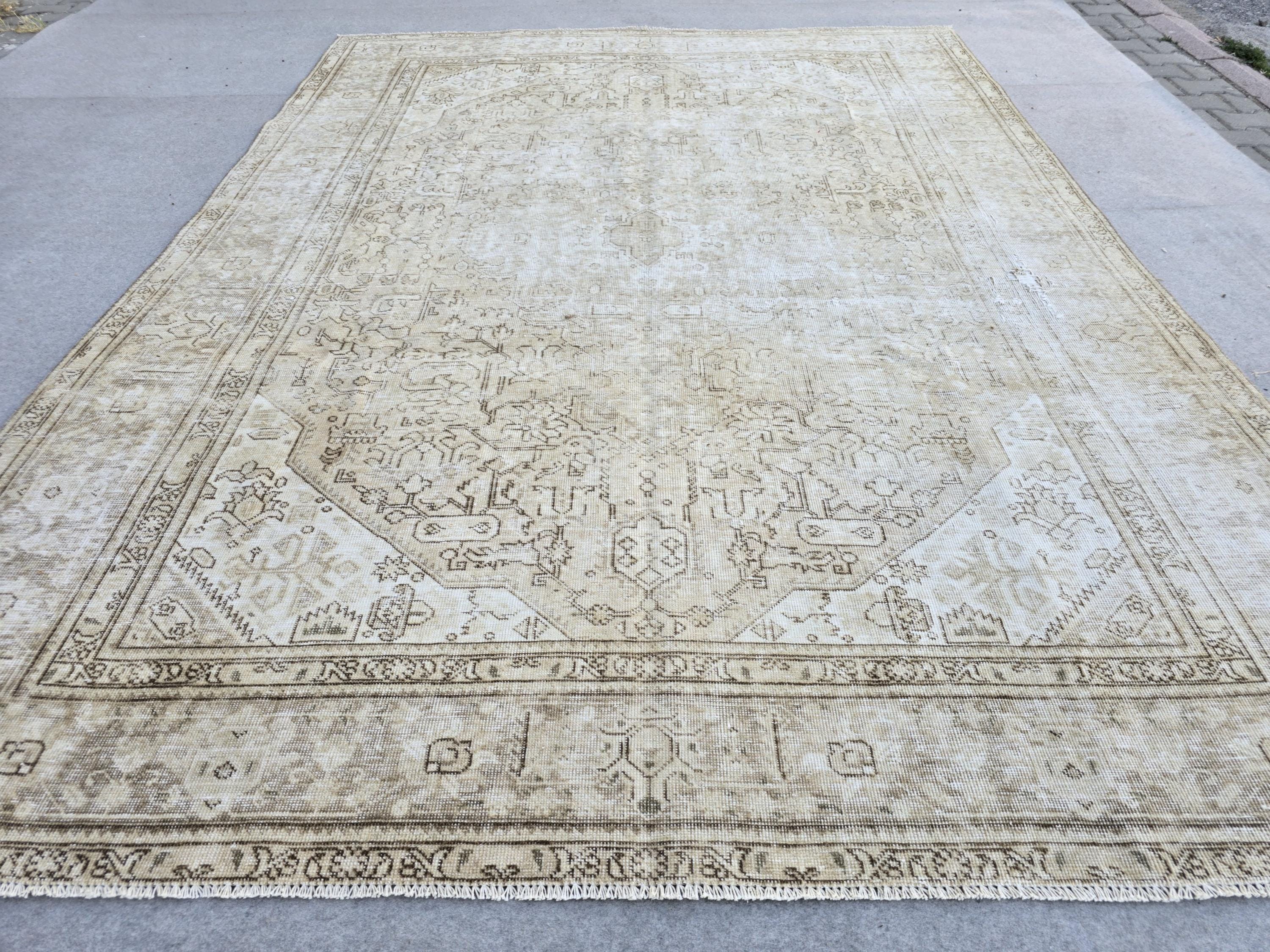 Vintage Rug 8x10, Hand Knotted Turkish Wool Area Rug, Faded Sand Beige Medallion Carpet, Muted Earthy Rug for Living Room, Bedroom, Office