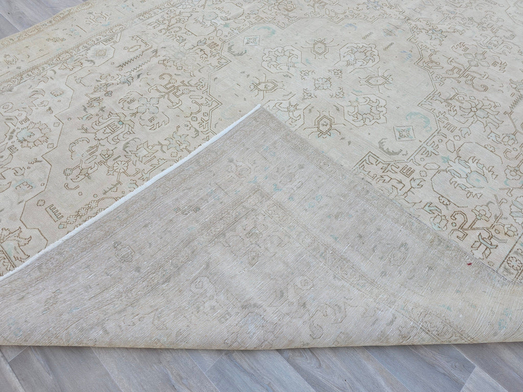 9x12 Vintage Neutral area Rug for Livingroom - High Quality Wool Oushak Area Rug - Handmade Turkish Area Rug for Bedroom