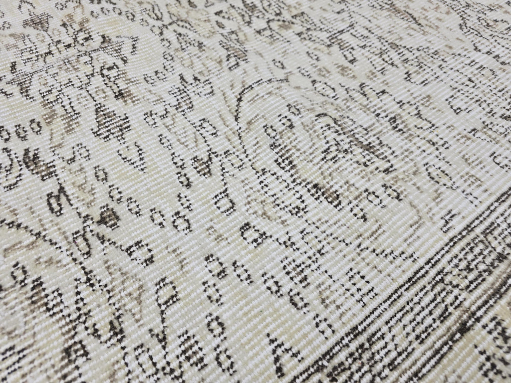 5x8 Vintage Handknotted Anatolian Rug: Cream Beige Wool Oriental Carpet