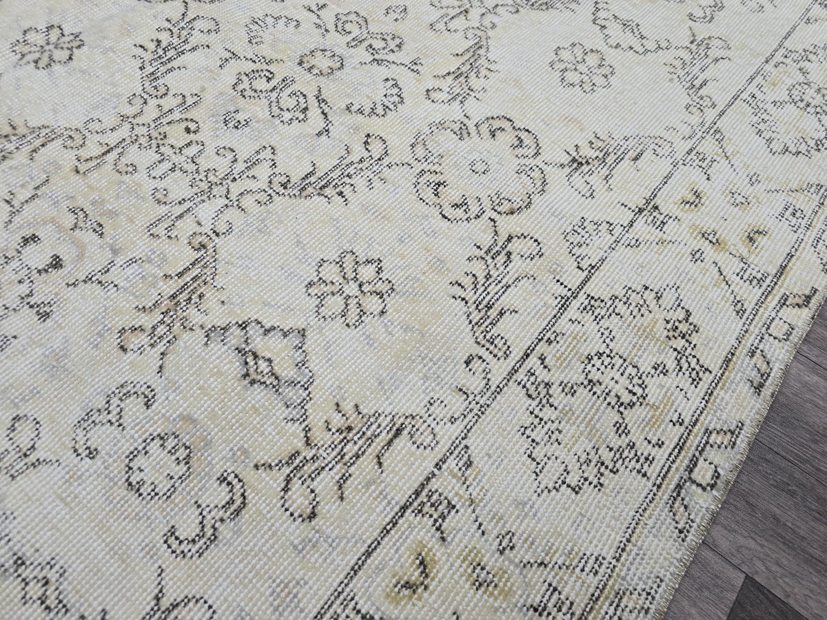 Vintage Turkish Oushak Rug 5x8: Handwoven Cream Floral Medallion
