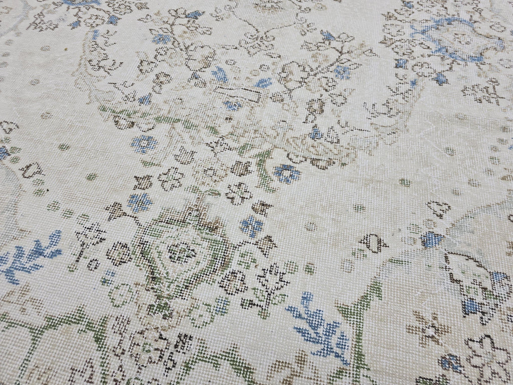 6x9 Vintage Turkish Oushak Rug: Handwoven Wool Cream Floral Carpet