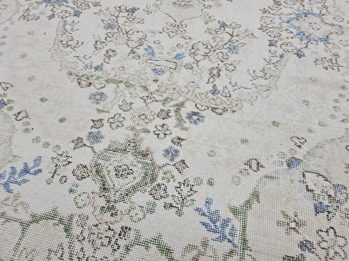 6x9 Vintage Turkish Oushak Rug: Handwoven Wool Cream Floral Carpet