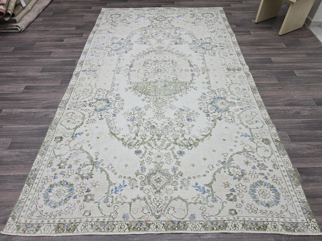 6x9 Vintage Turkish Oushak Rug: Handwoven Wool Cream Floral Carpet