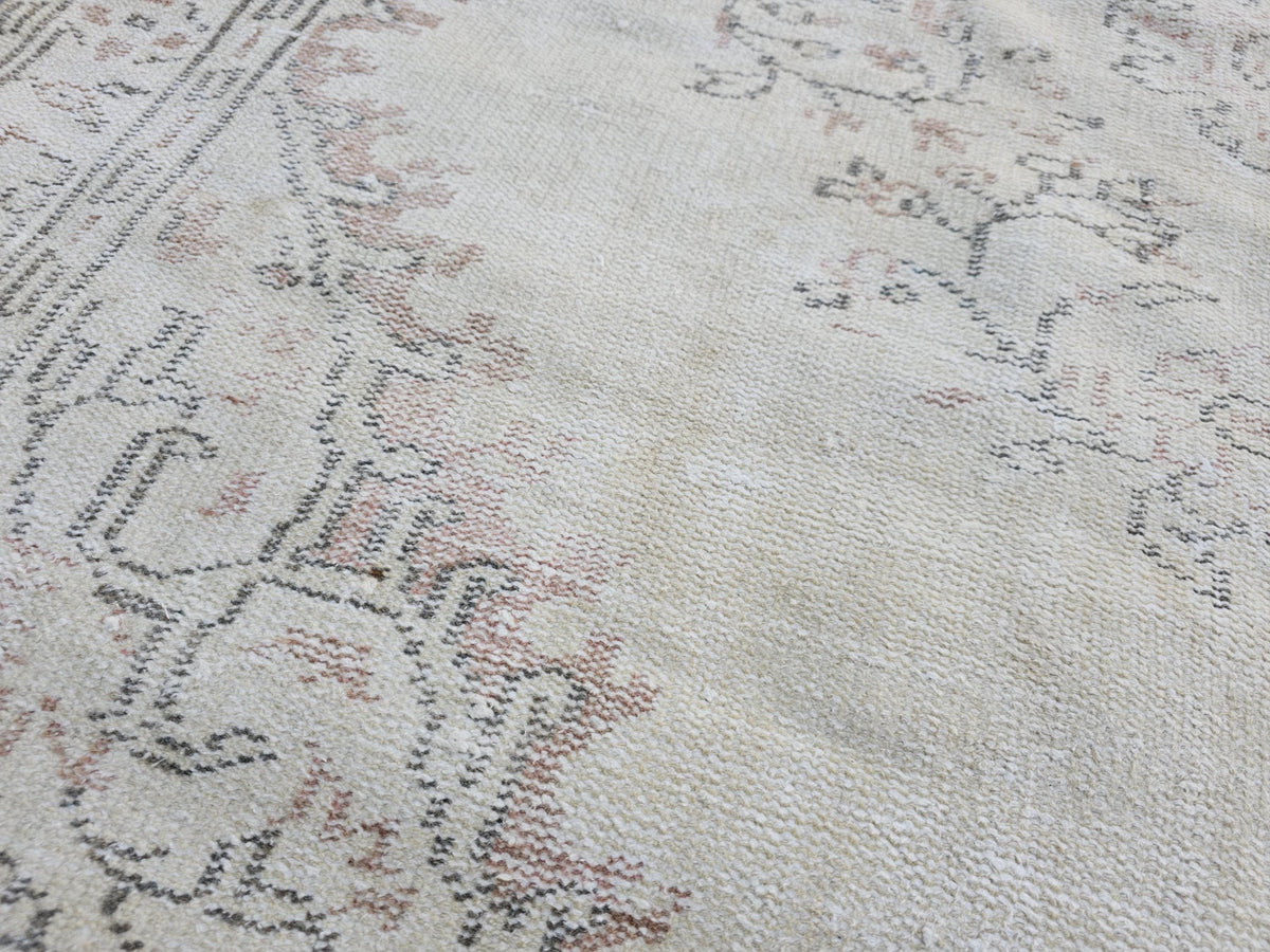 5x8 Vintage Turkish Rug : Hand Knotted wool Beige Distressed Oriental Rug