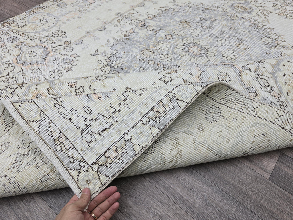 Vintage Cream Oushak Rug 5x9: Muted Anatolian Style Wool Carpet