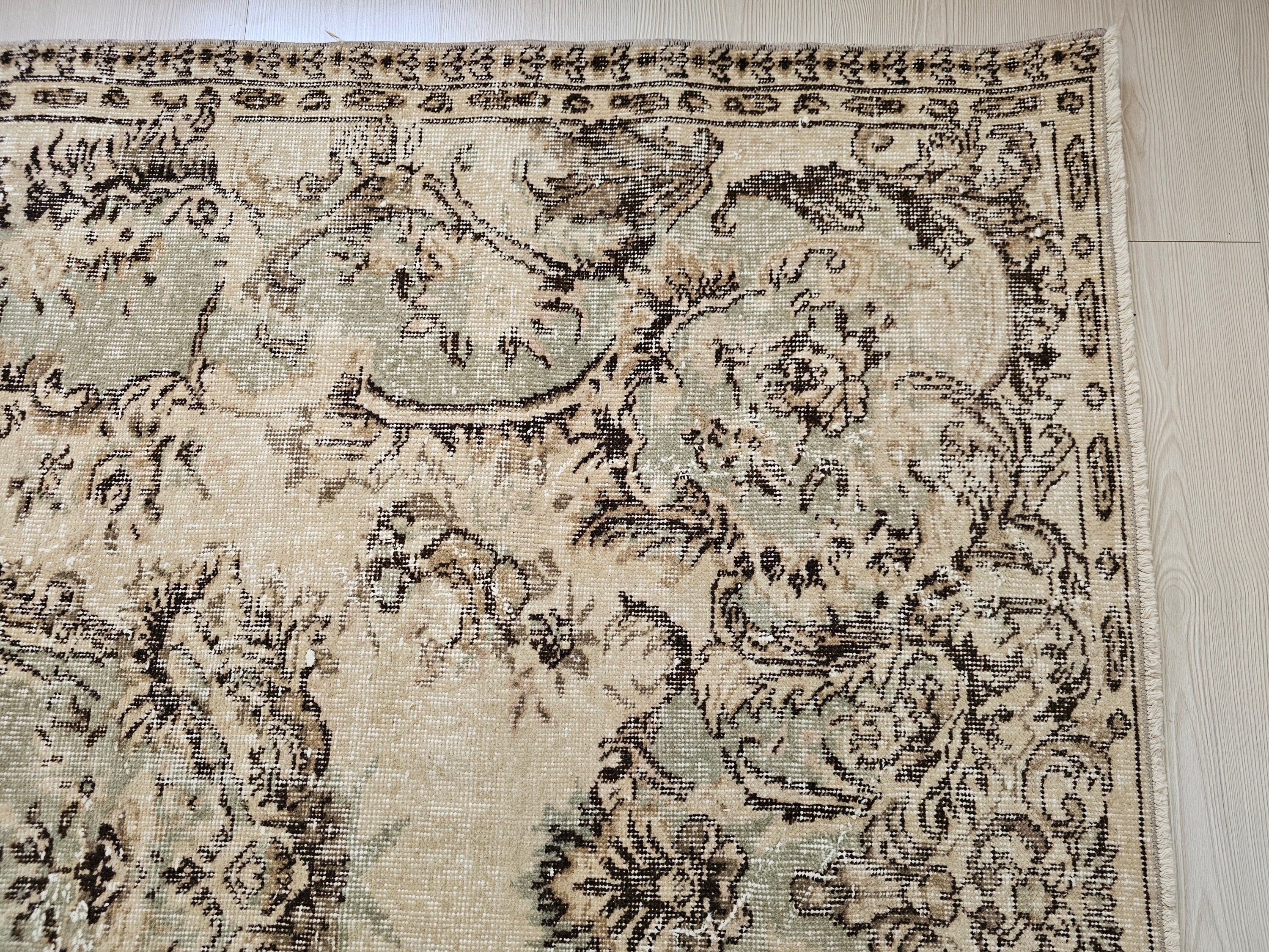 Handmade Wool Turkish Oushak Rug: 5x8 Vintage Bohemian Carpet