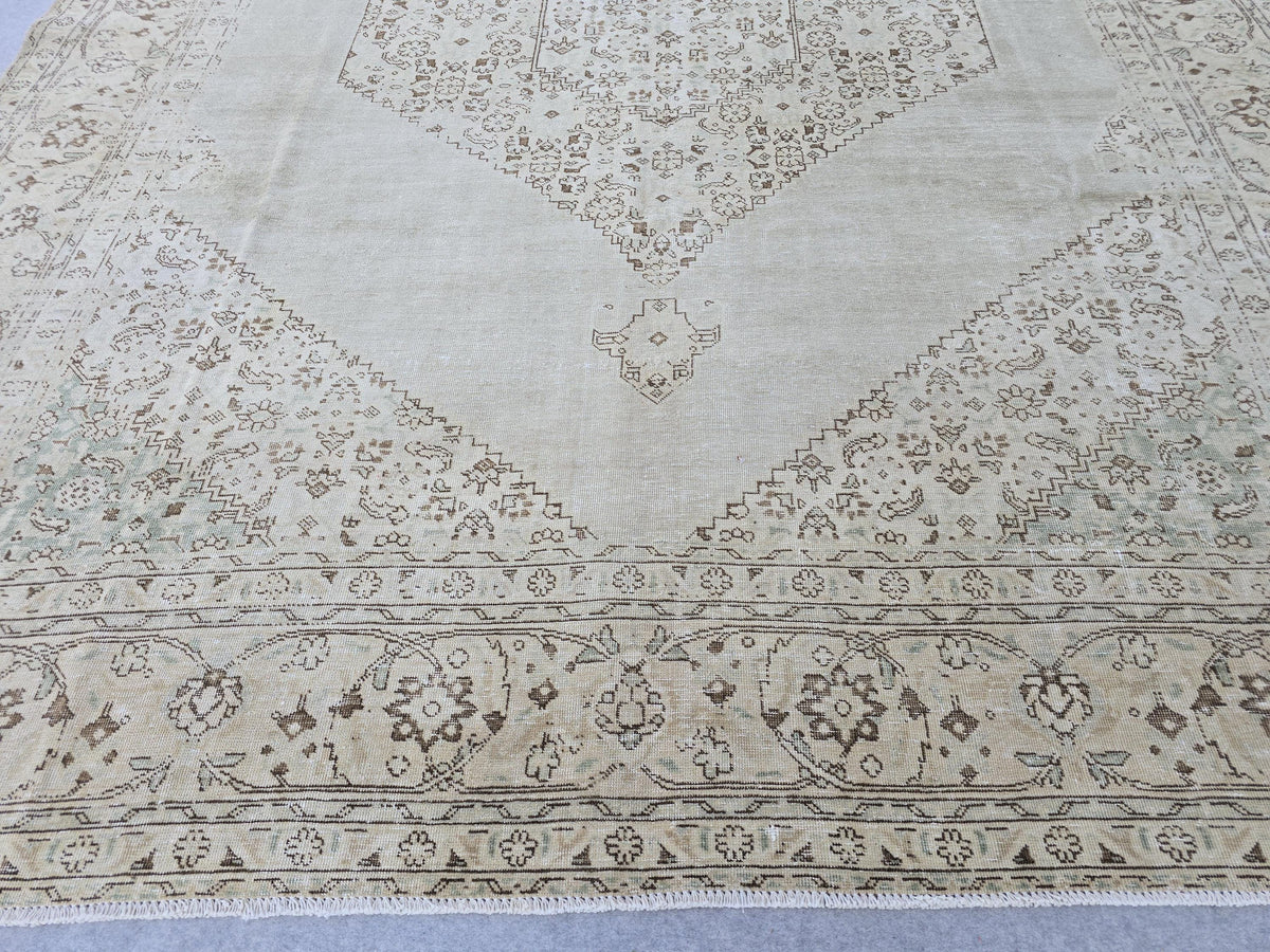 10x13 Oversize Vintage Turkish Area Rug/ Hand Knotted Wool Neutral Carpet