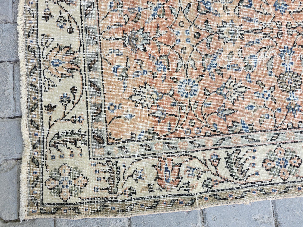 Handmade Wool Oushak Rug 5x9: Vintage Turkish Floral Rug
