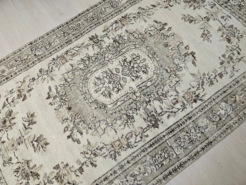 4x8 Oushak Rug: 4.5x8.25 ft, Vintage Turkish Rug - Hand Knotted Oriental Small Area Rug for Office and Under bed