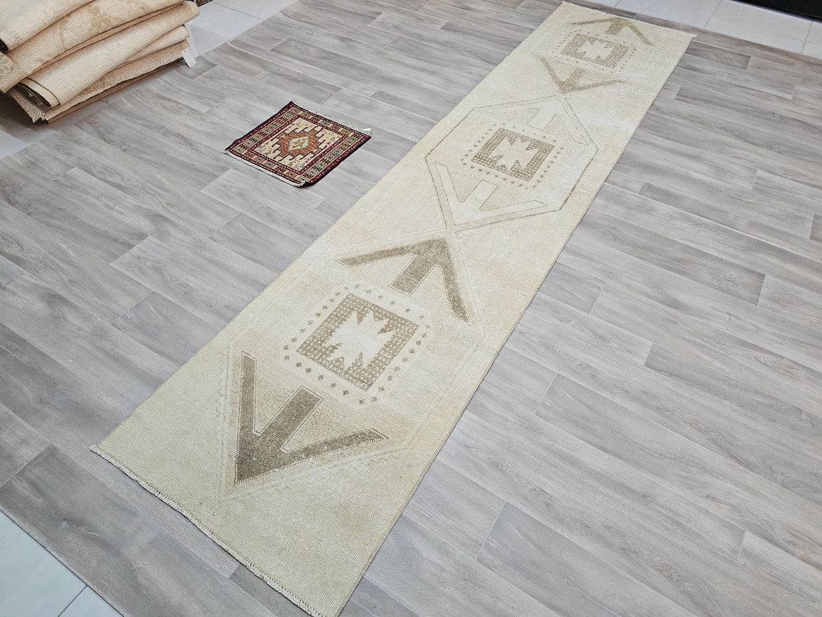 Geometric Handwoven Runner Rug - 2.95x12.86 ft (90x392 cm) Neutral Wool Oushak Carpet