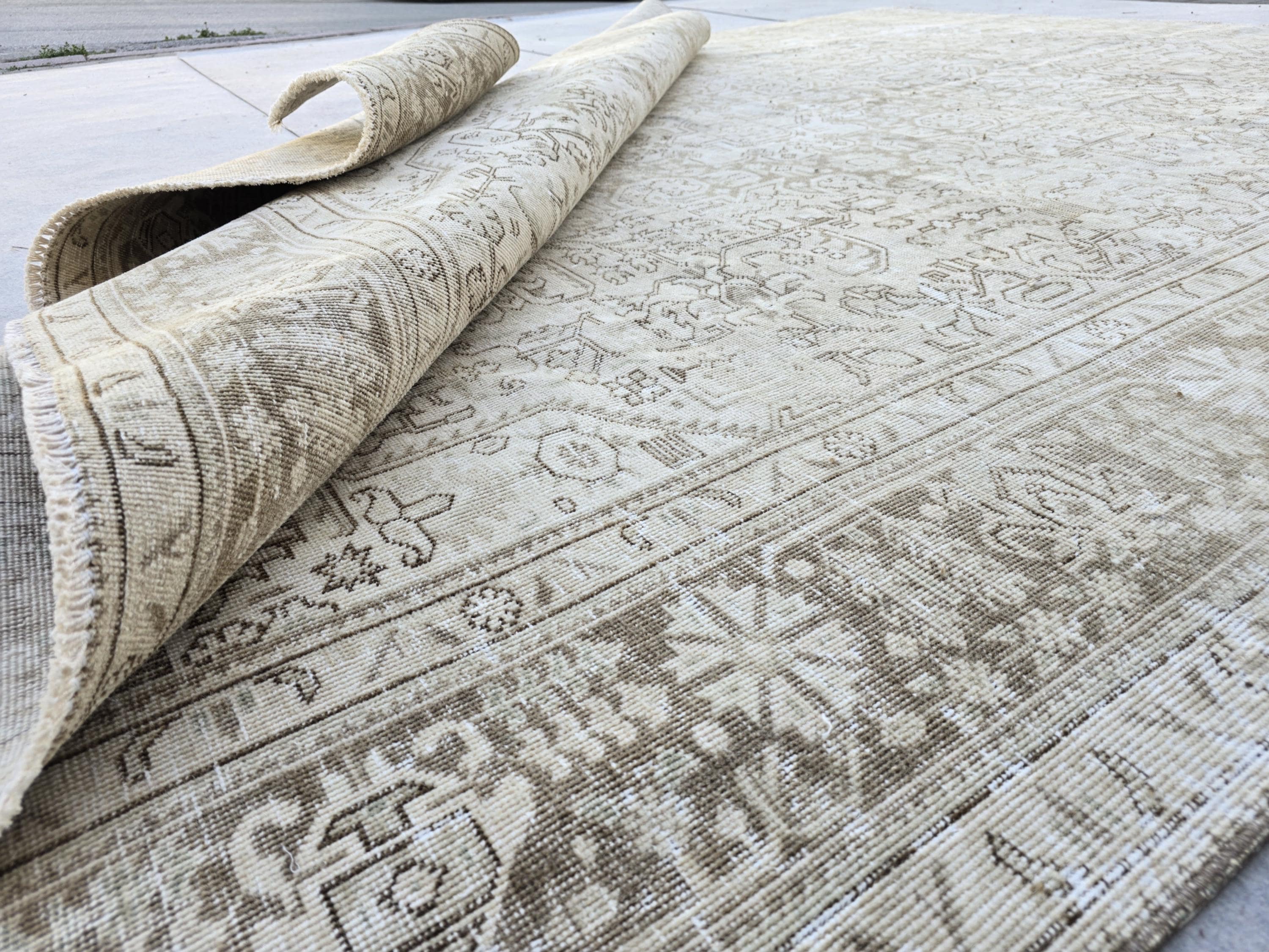 Vintage Rug 8x11, Turkish Area Rug, Warm Beige Wool Rug, Hand Knotted Medallion Rug, Faded Tan Living Room Rug, Boho Farmhouse