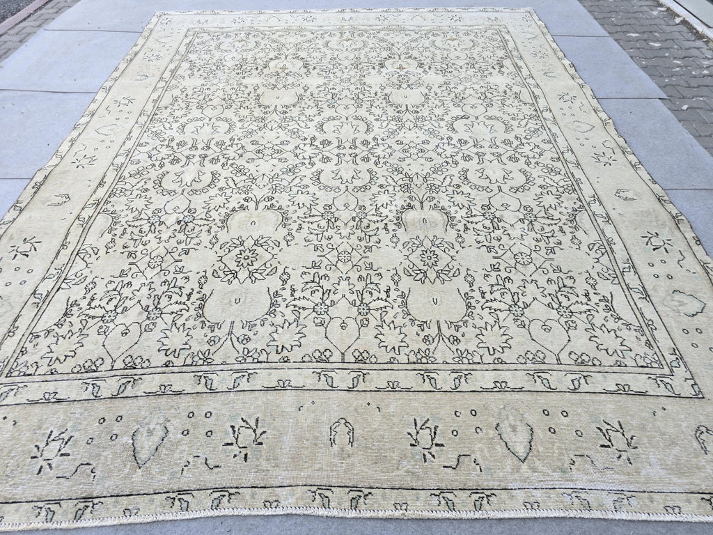Oversized Vintage Turkish Oushak Rug: 10x12 ft. Neutral Wool Carpet