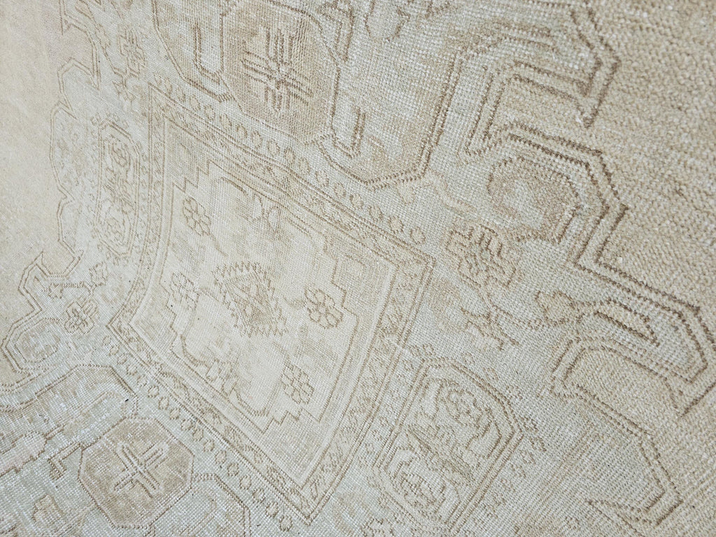 9x12 Hand-Knotted Wool Anatolian Rug: Neutral Beige & Ivory