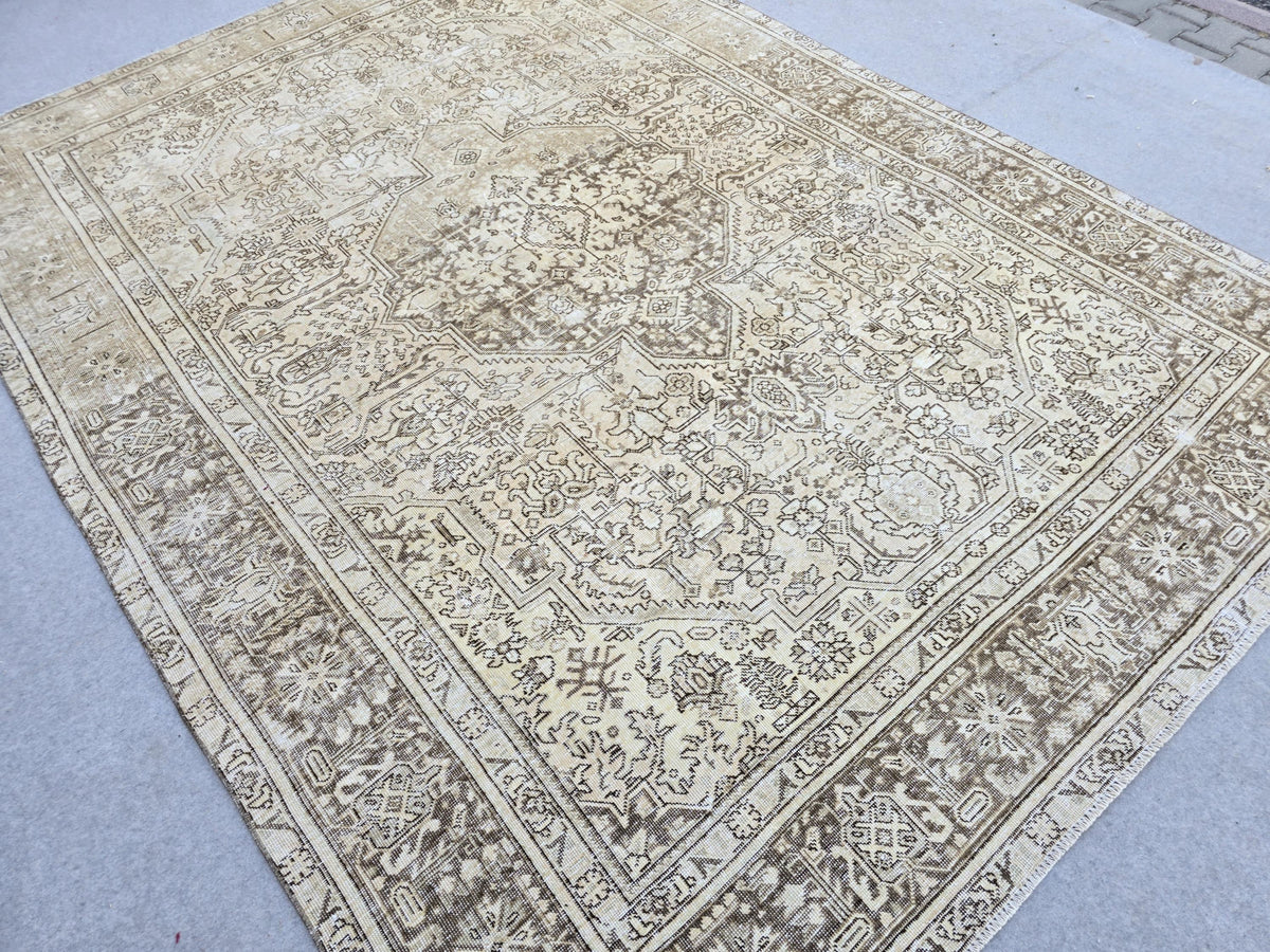 Vintage Rug 8x11, Hand Knotted Wool Turkish Rug, Wheat Gold Brown Medallion Area Rug for Living Room, Neutral Oriental Carpet, Boho Decor