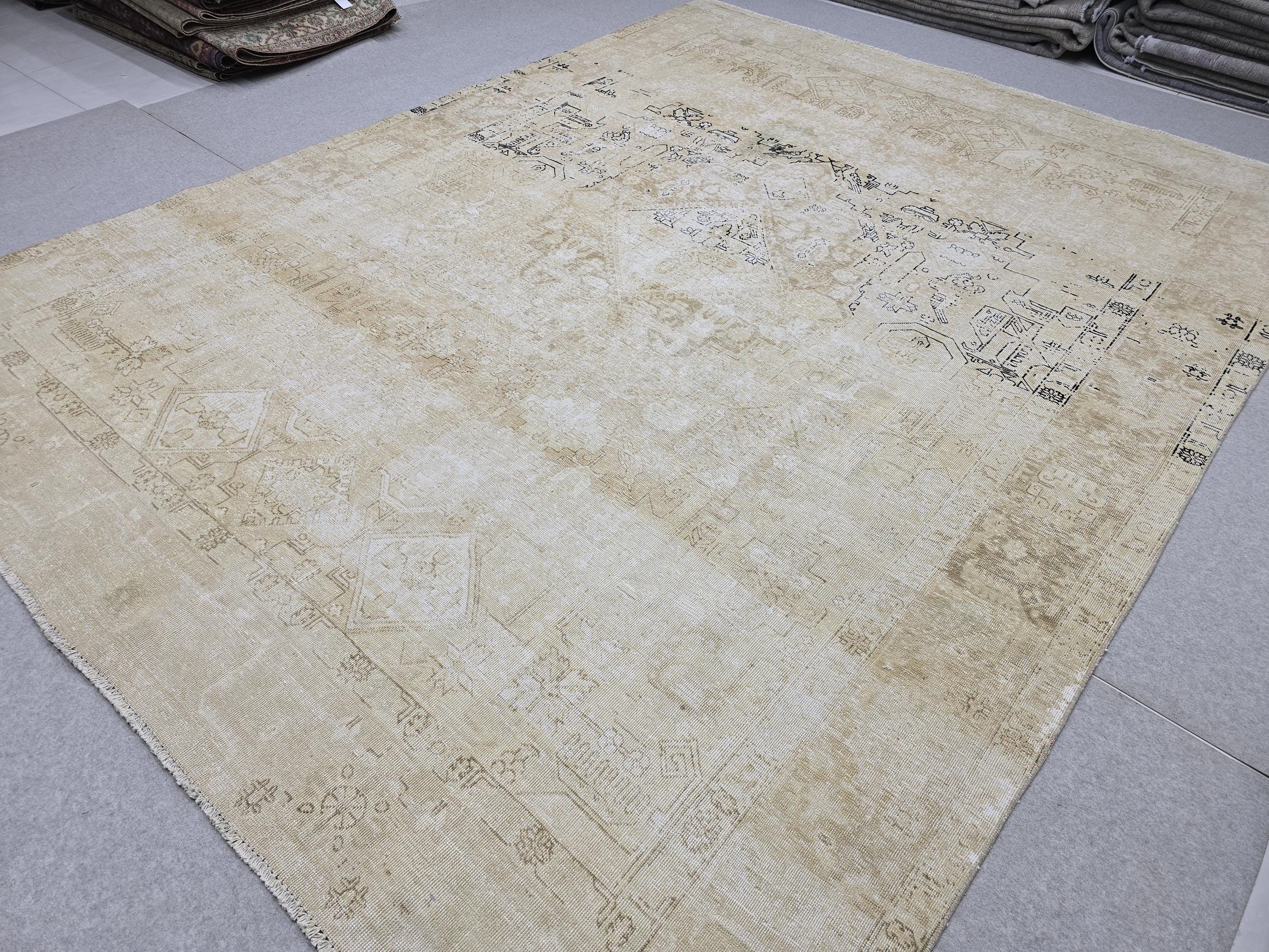 Vintage Rug 9x12, Distressed Cream Oushak Carpet, Faded Beige Medallion Hand Knotted Wool Area Rug for Dining Room