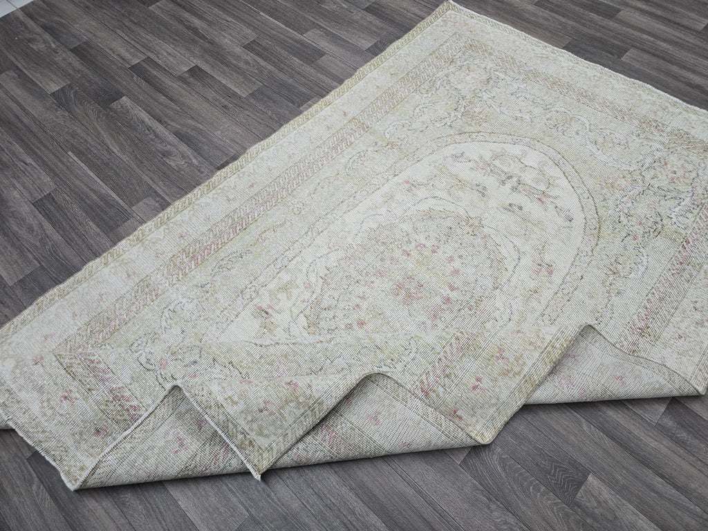 Neutral Oushak Accent Rug – 5x8.2 ft | Handmade in Cream, Beige, and Faded Pink