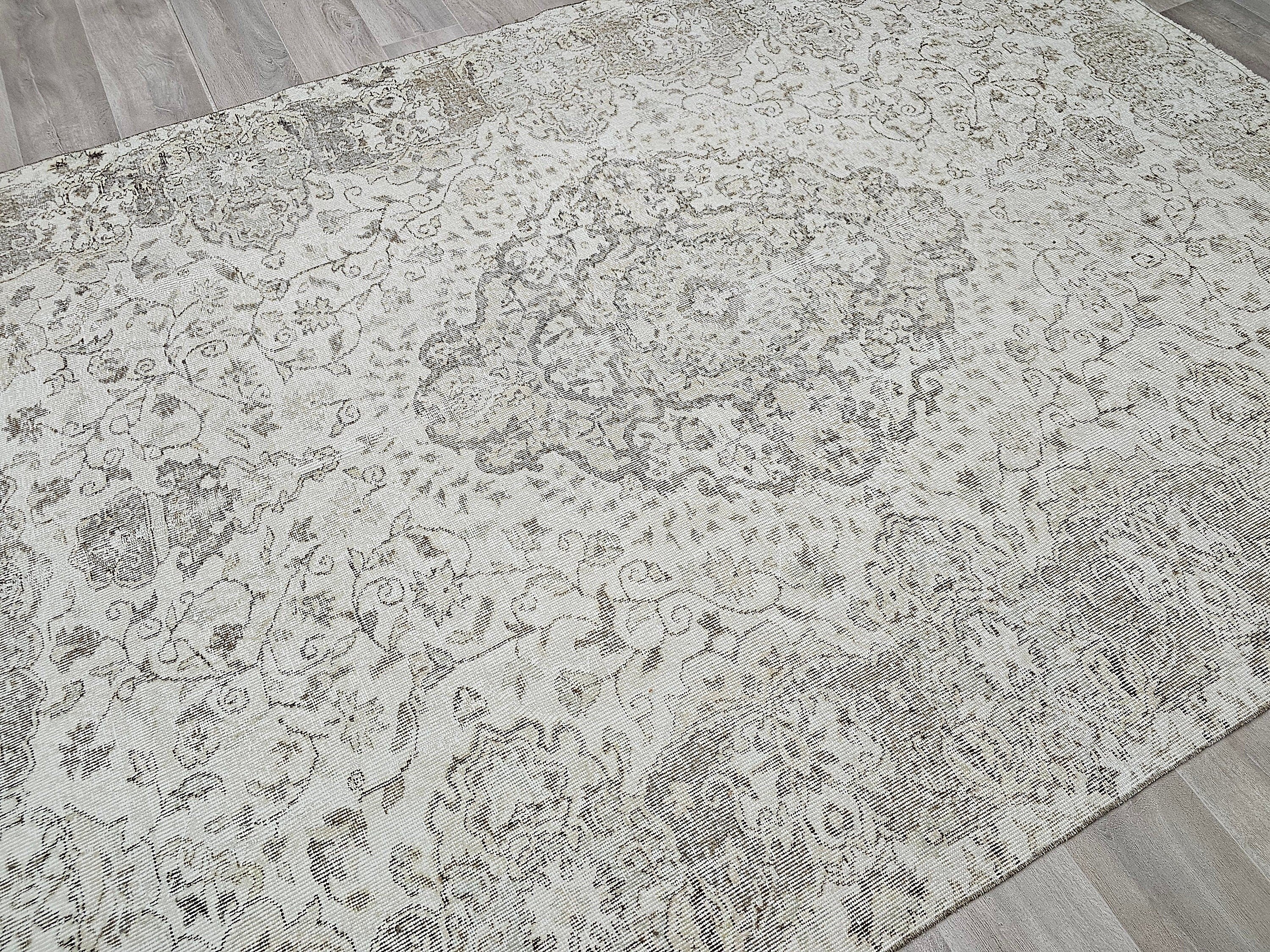 7x9 Vintage Turkish Rug : Hand Knotted Wool Oushak Rug - Neutral area rug for Bedroom and Kids room (6.70x9.55 ft)