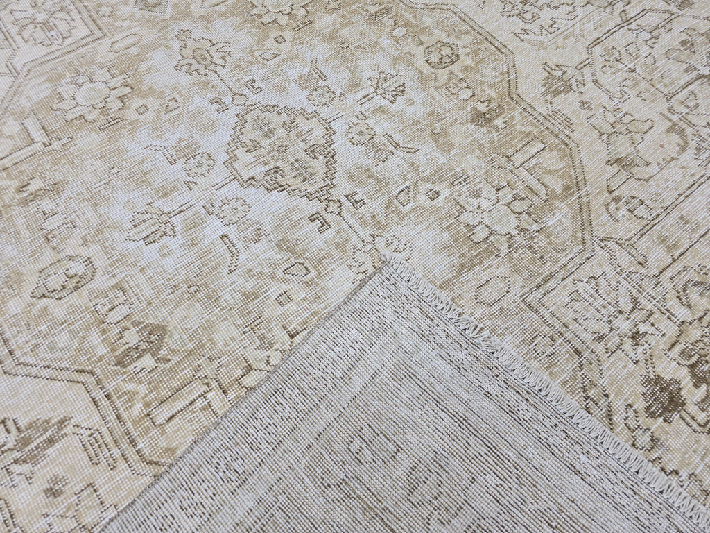 Large Vintage Handwoven Turkish Rug: 9'4" x 12'5" Beige Wool Oushak Carpet