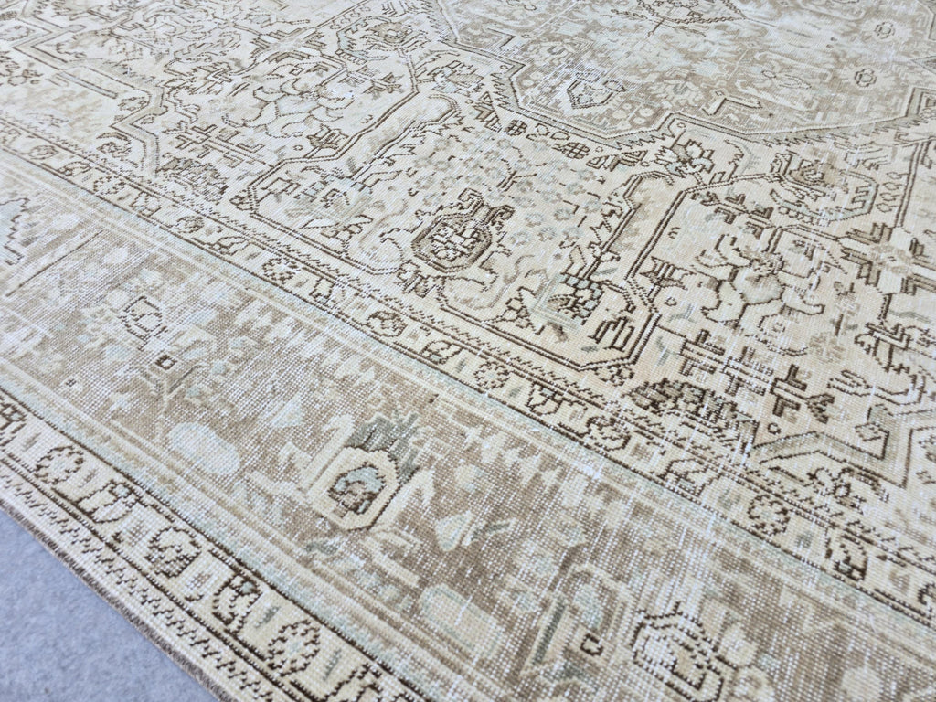 9x12 Neutral  Turkish Arean Rug Hand Knotted Vintage // 9.3x12.20 feet