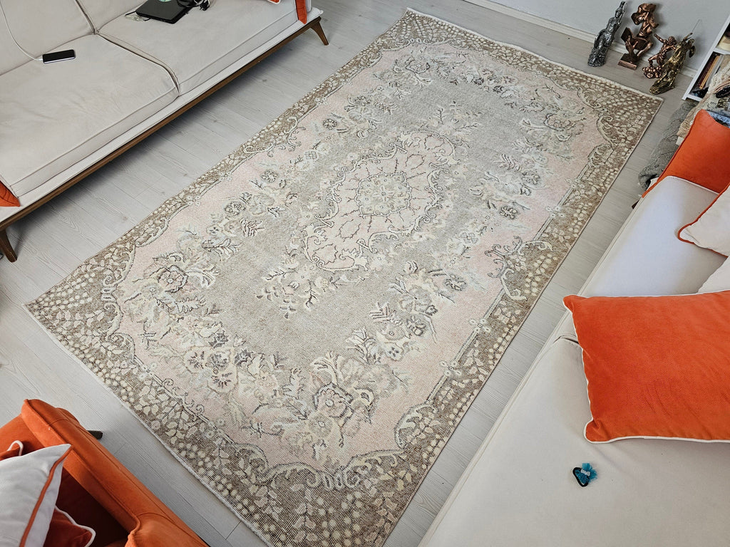 Vintage Turkish Wool Rug: 6x10 Floral Oushak Rug, Hand-Knotted