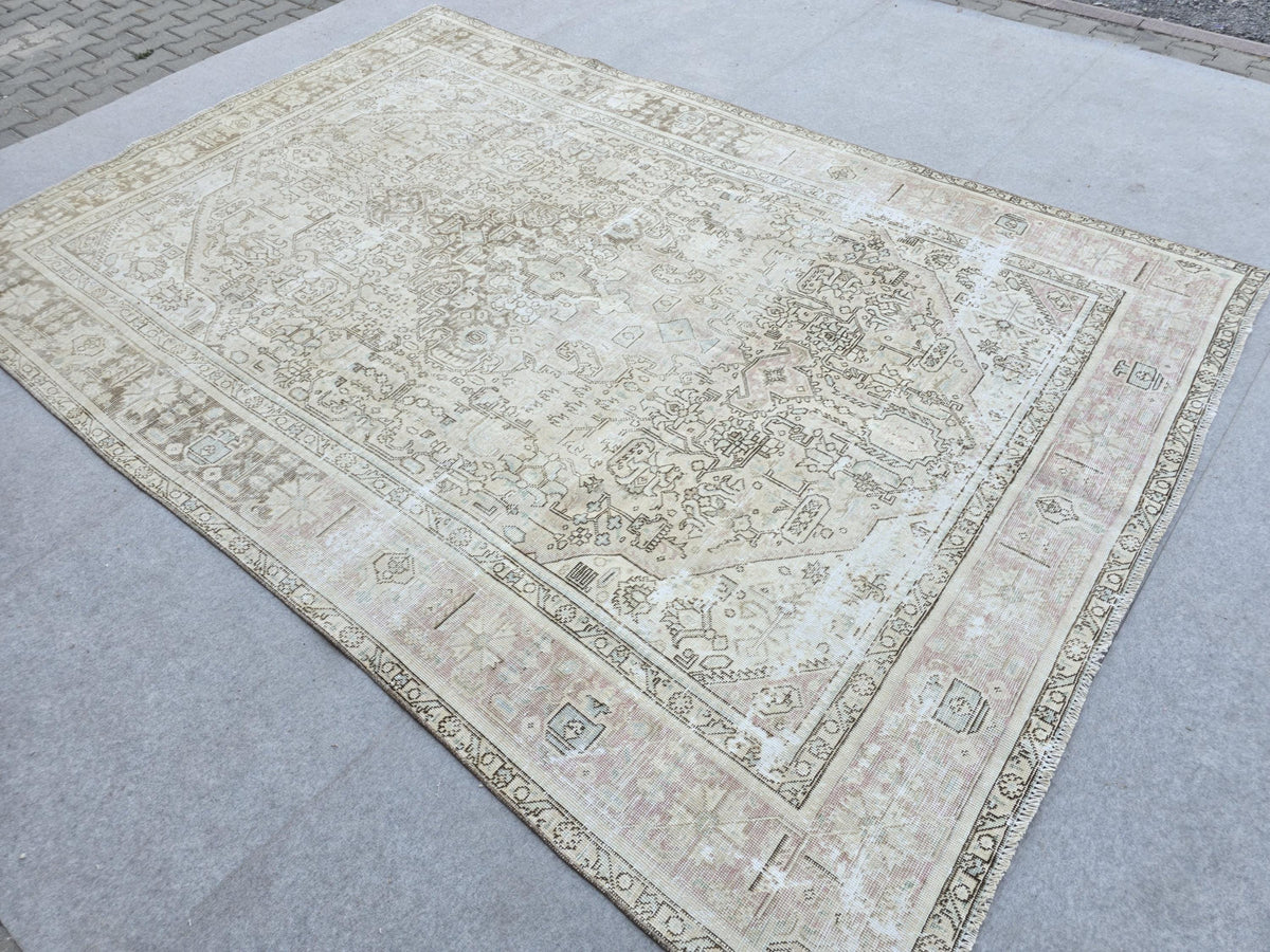 Vintage Rug 7x11, Distressed Blush Pink Beige Wool Area Rug, Geometric Medallion Turkish Carpet for Living Room, Bedroom, Boho Decor