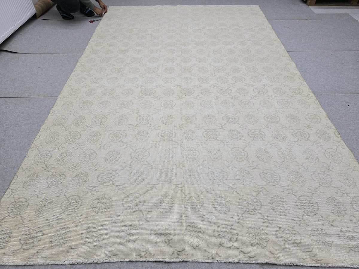 7x11 Vintage Turkish Oushak Rug, Handknotted Ivory Floral Wool Carpet