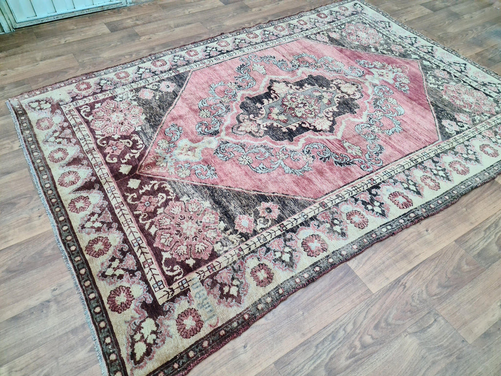6x9 Vintage Oushak Rug: Hand-Knotted Oriental Wool Carpet