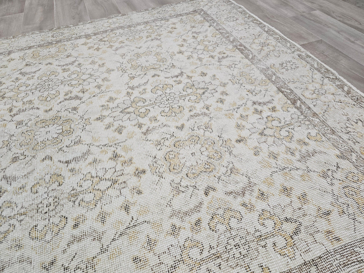6x9 Neutral Turkish Area Rug for Under bed, Home Office and Diningroom //5.9x9.40